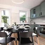 Lenhaus - Mit Kamin & Garten Vakantiehuis *