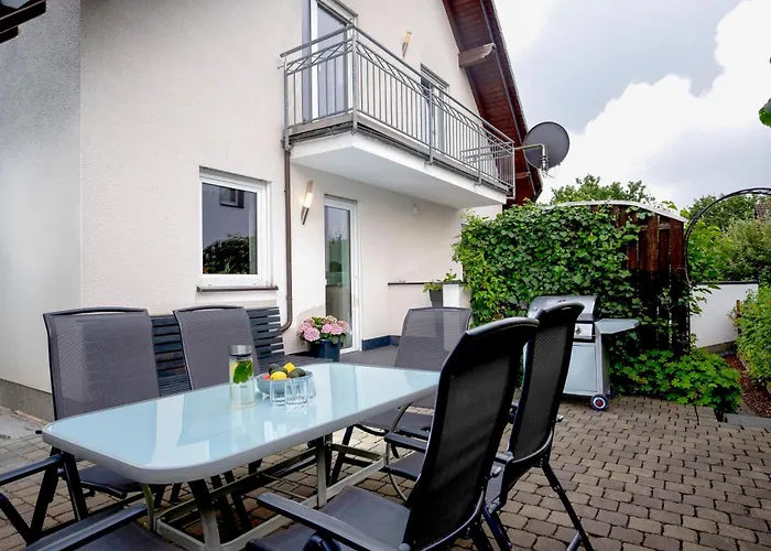 Lenhaus - Mit Kamin & Garten